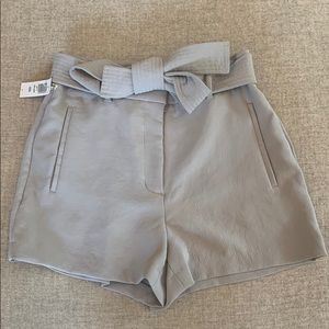 Wilfred jallade tie front shorts. Never worn nwt